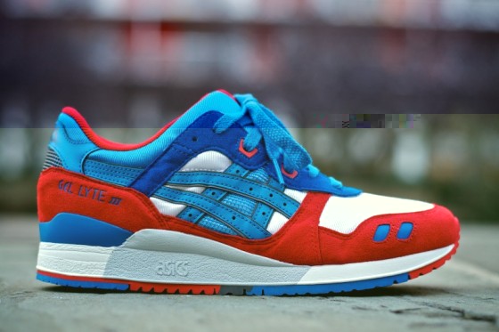 ASICS GLlll Red Blue 1 800x533 560x373 Asics x Fall/Winter 2011 Collection