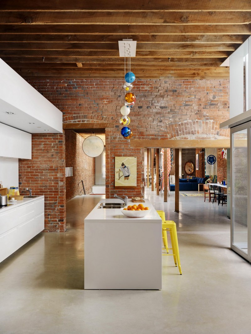 Modern Loft x 46 Water Street Heritage Building